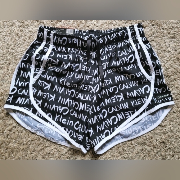 Calvin Klein Women's Black & White Logo Words Athletic Shorts Size XS New - Picture 1 of 9